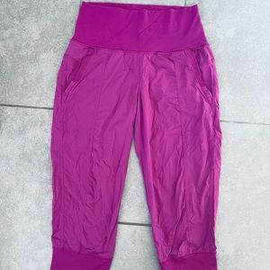 Lululemon dance studio crop